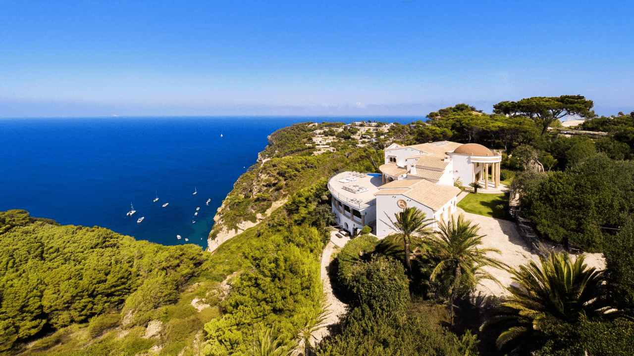 Primera línea en Costa Blanca: vivir e invertir frente al mar Mediterráneo