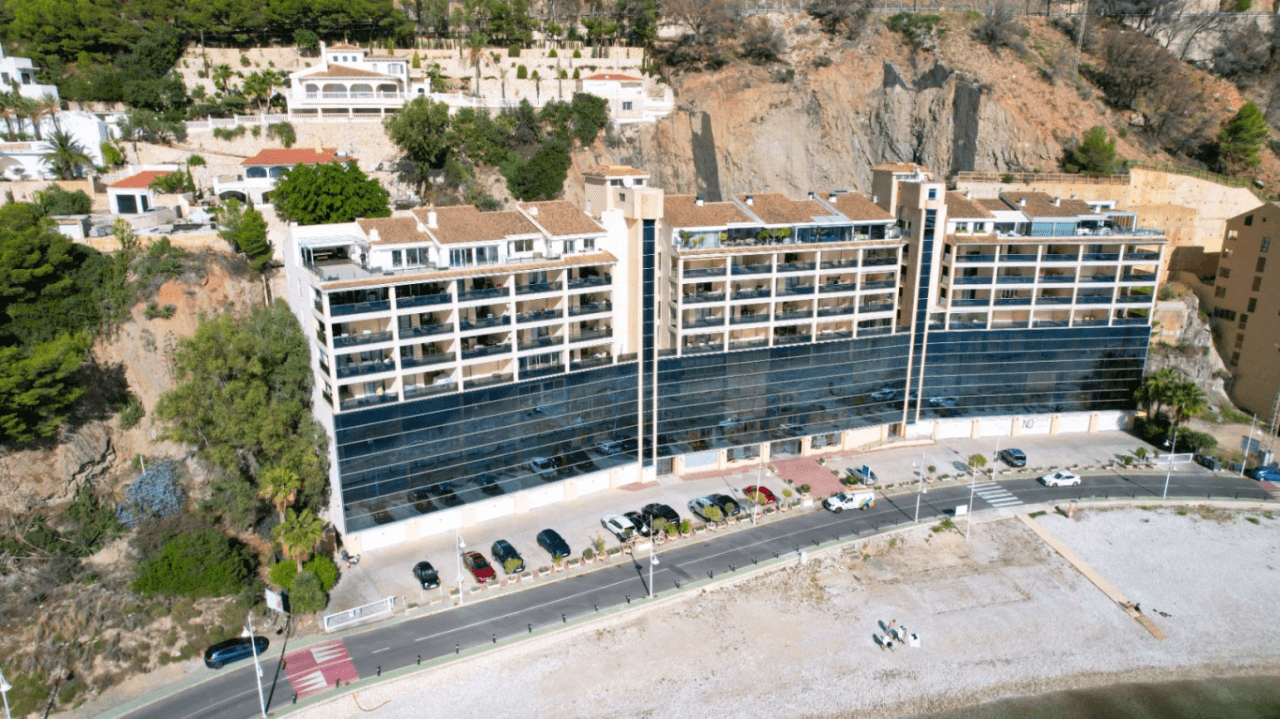 Excepcional ático en primera línea de mar en Altea Mascarat en la Costa Blanca.