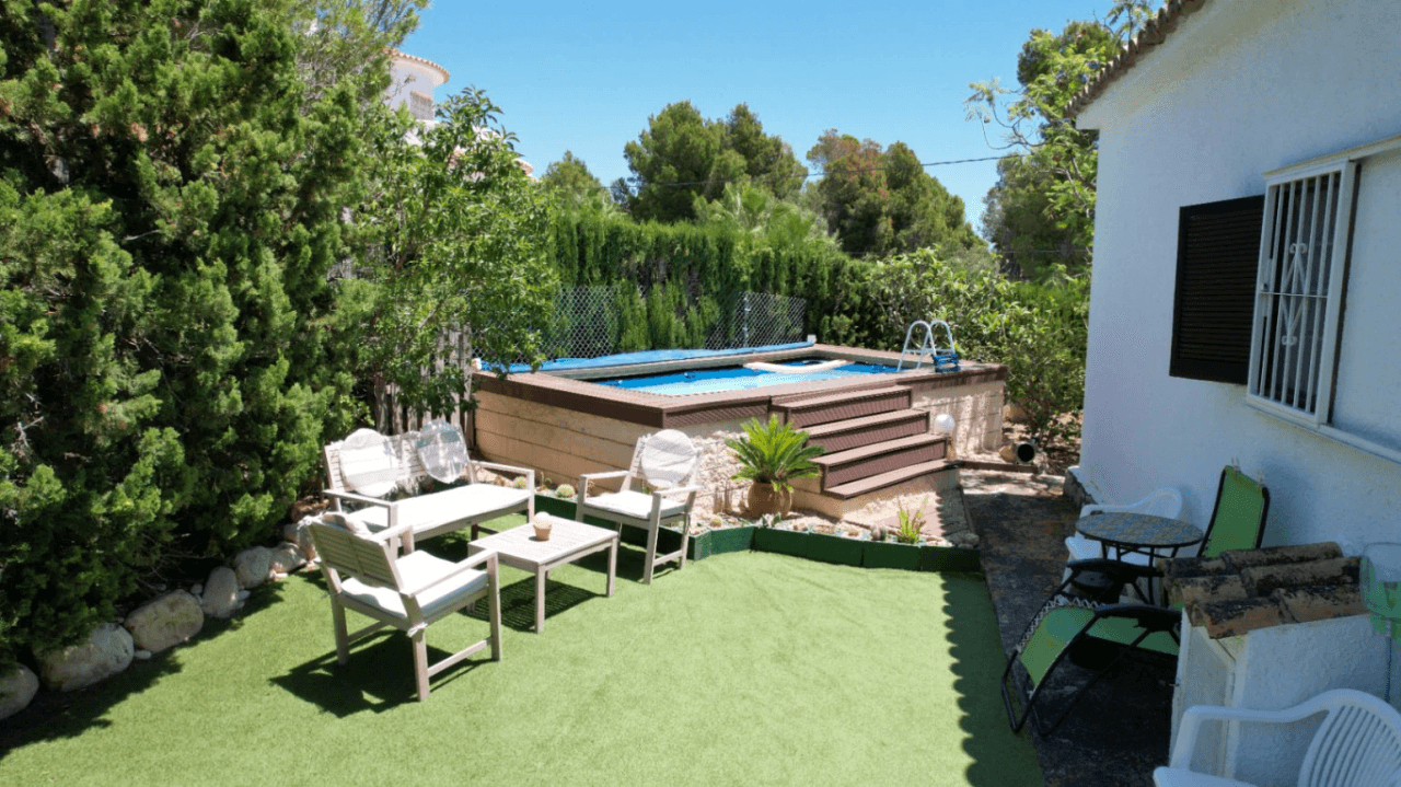 Hermosa casa con excelente terreno en venta en Altea Tosal de Molar