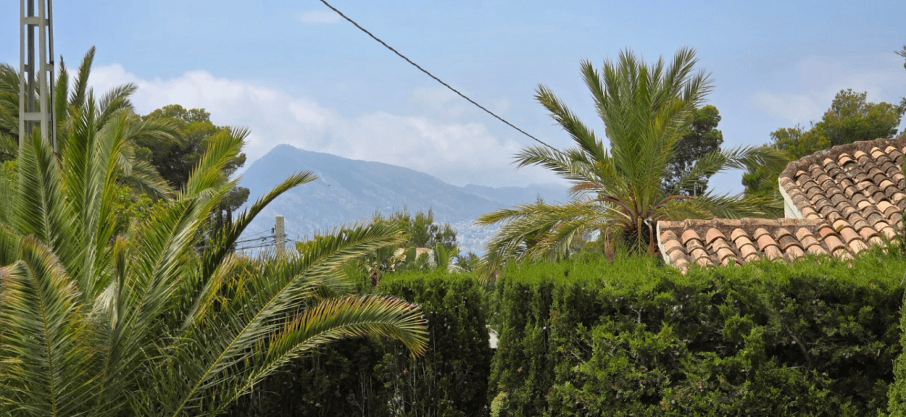Hermosa casa con excelente terreno en venta en Altea Tosal de Molar