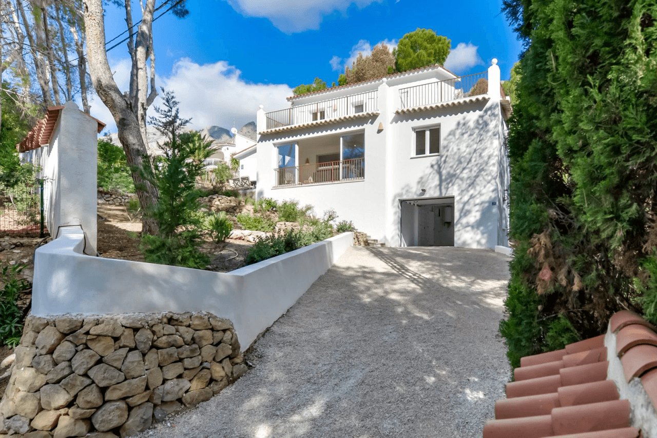 Villa en Altea la Vella reformada junto al Golf Don Cayo