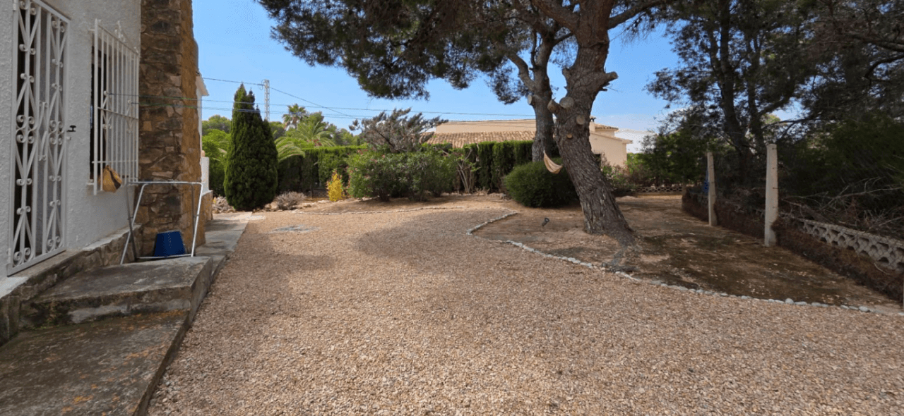 Hermosa casa con excelente terreno en venta en Altea Tosal de Molar
