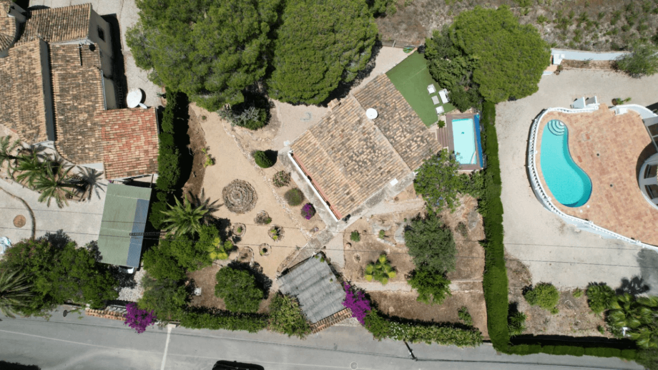Hermosa casa con excelente terreno en venta en Altea Tosal de Molar