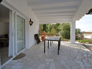 Casa unifamiliar en venta en Altea la Vella en una doble parcela con casa de huéspedes separada.