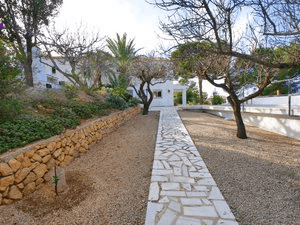 Casa unifamiliar en venta en Altea la Vella en una doble parcela con casa de huéspedes separada.
