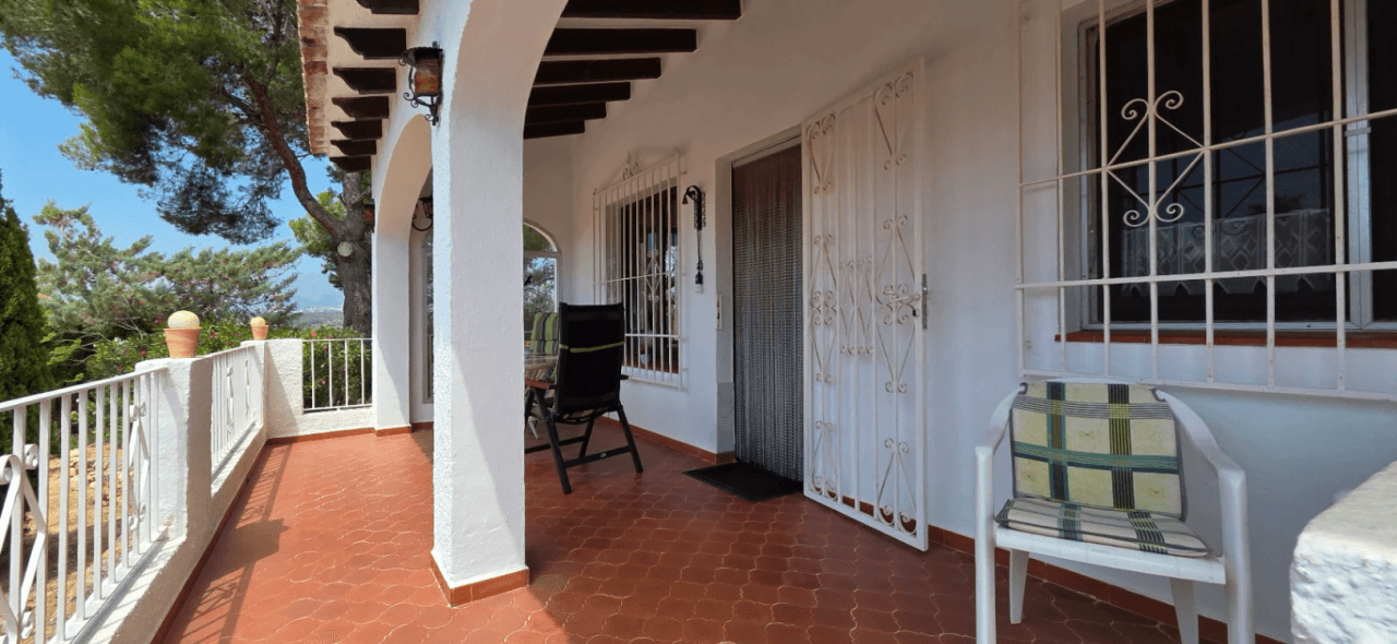 Hermosa casa con excelente terreno en venta en Altea Tosal de Molar