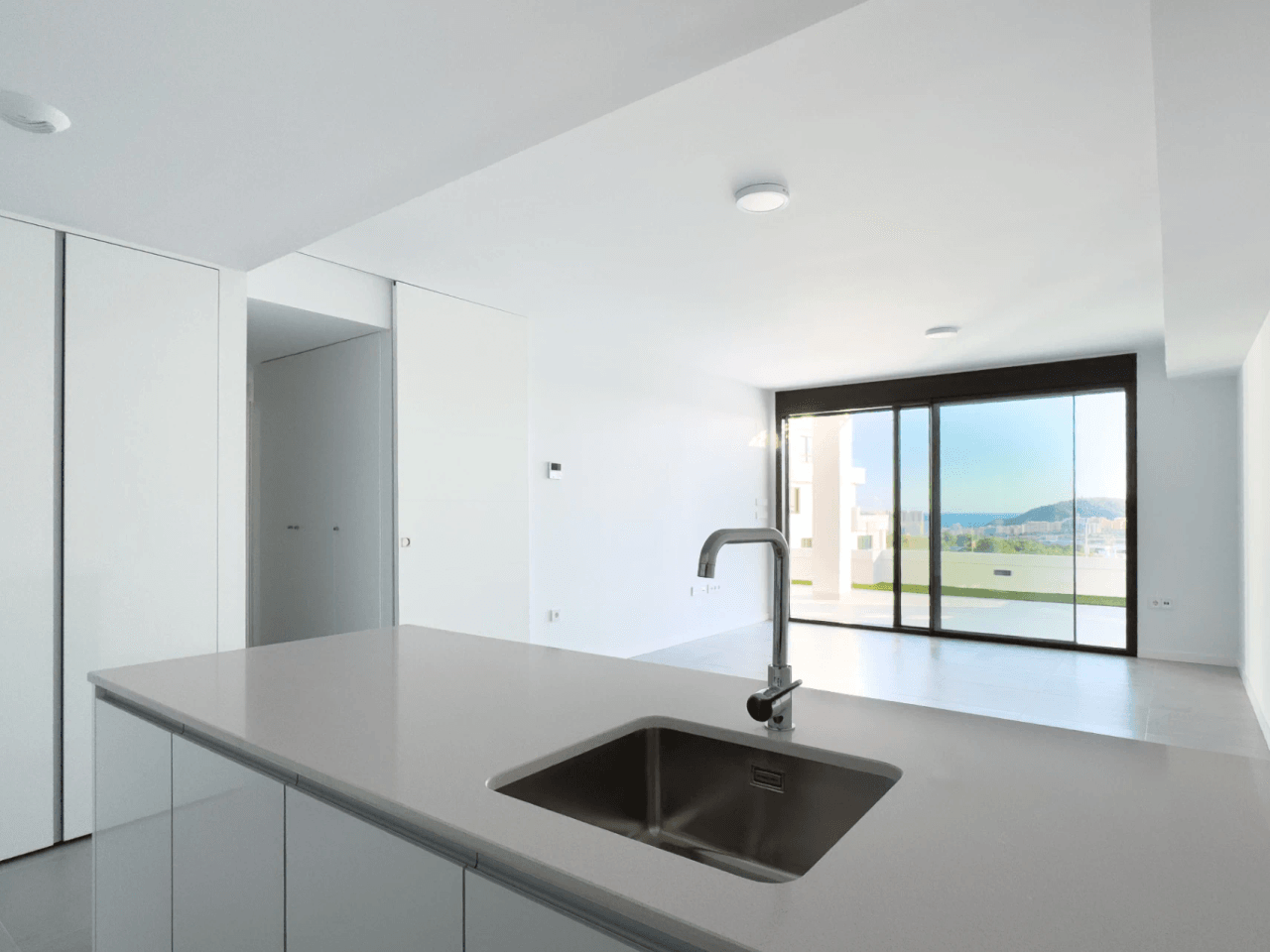 Apartamento moderno de 2 dormitorios en venta en Finestrat.