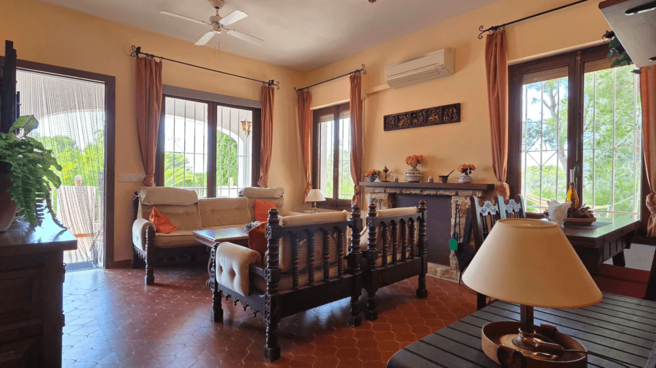 Hermosa casa con excelente terreno en venta en Altea Tosal de Molar