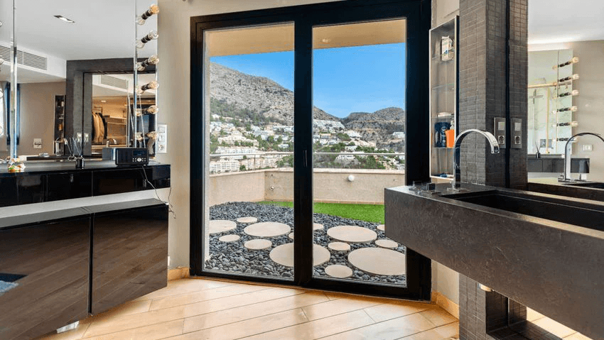 Impresionante ático dúplex con vista panoramicas al mar en Altea