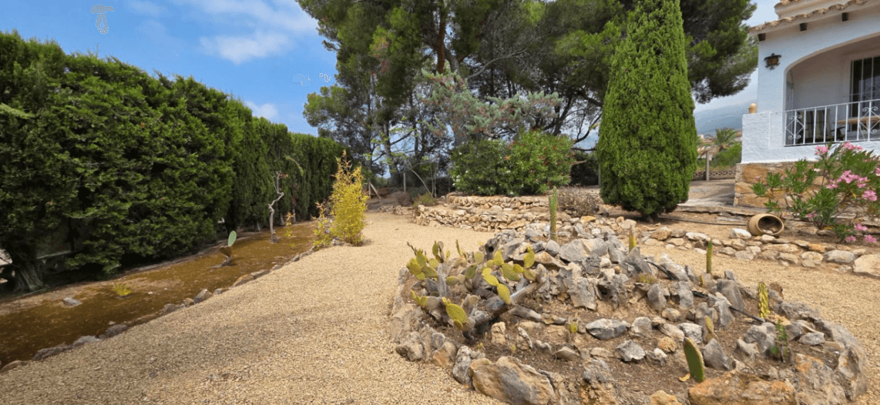 Hermosa casa con excelente terreno en venta en Altea Tosal de Molar