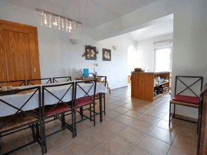 Casa unifamiliar en venta en Altea la Vella en una doble parcela con casa de huéspedes separada.