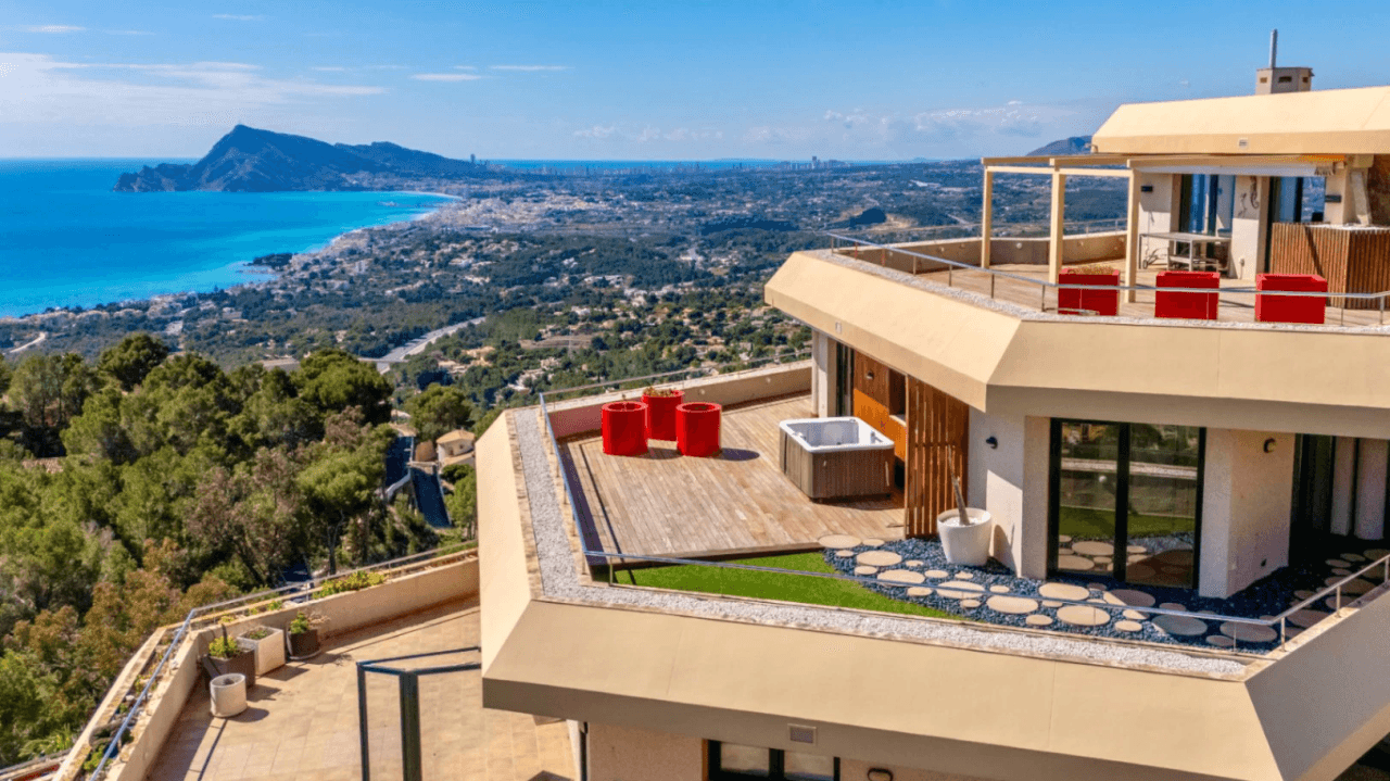 Impresionante ático dúplex con vista panoramicas al mar en Altea