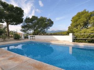 Casa unifamiliar en venta en Altea la Vella en una doble parcela con casa de huéspedes separada.