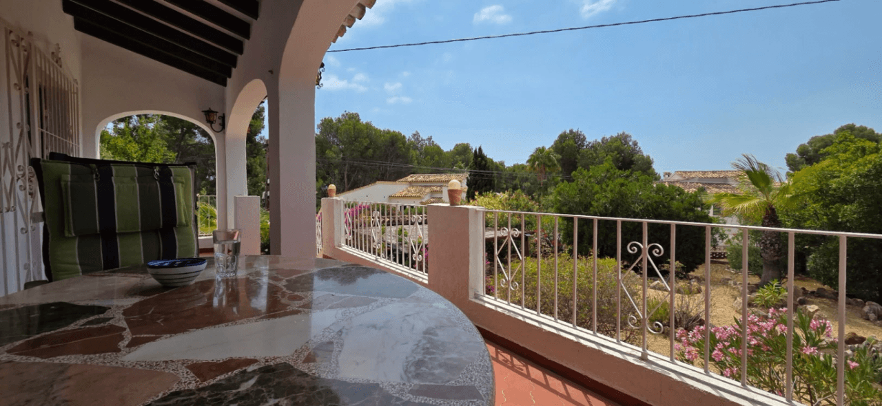 Hermosa casa con excelente terreno en venta en Altea Tosal de Molar