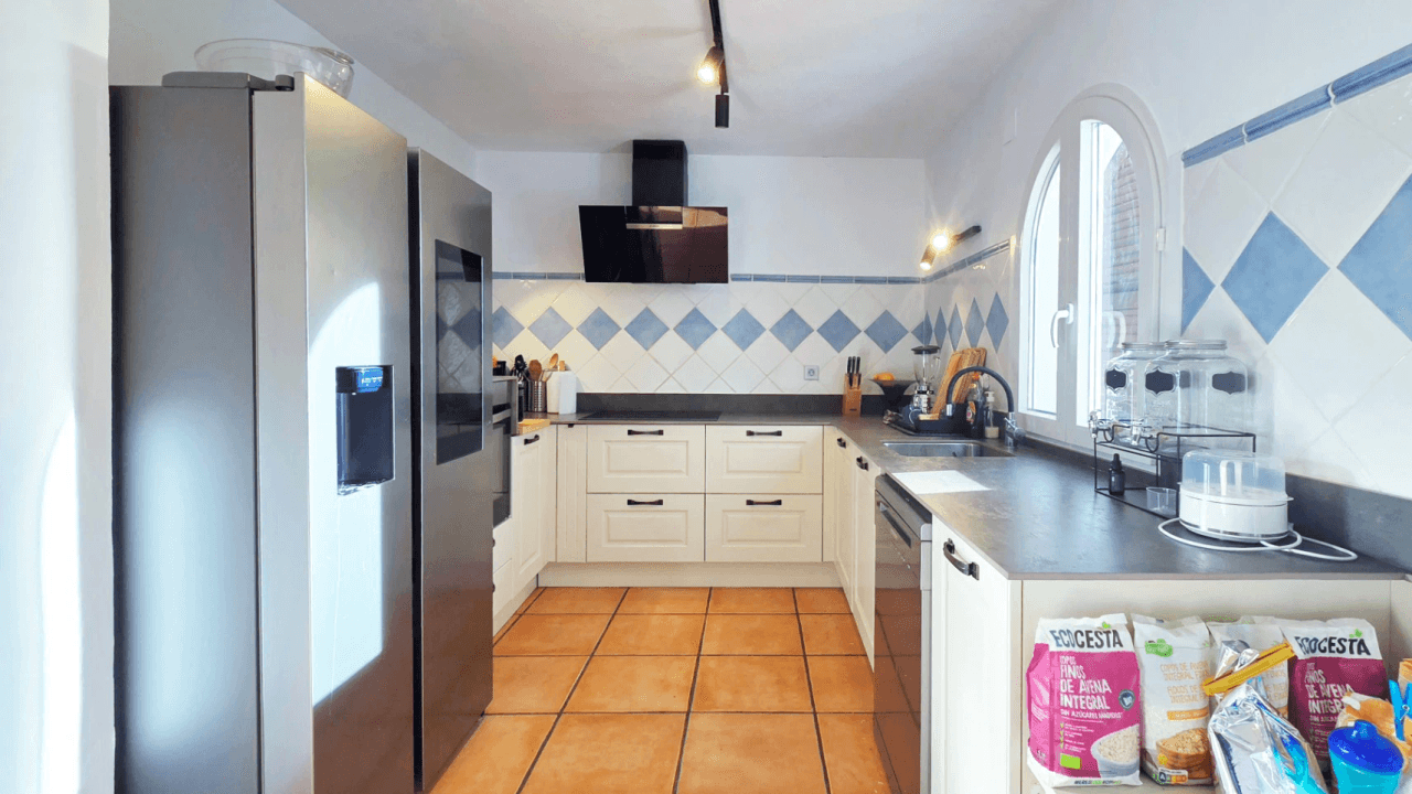 Villa maravillosamente renovada en Altea la Vella con vistas panorámicas al mar en venta