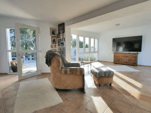 Casa unifamiliar en venta en Altea la Vella en una doble parcela con casa de huéspedes separada.