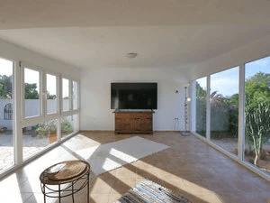 Casa unifamiliar en venta en Altea la Vella en una doble parcela con casa de huéspedes separada.