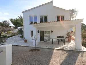 Casa unifamiliar en venta en Altea la Vella en una doble parcela con casa de huéspedes separada.