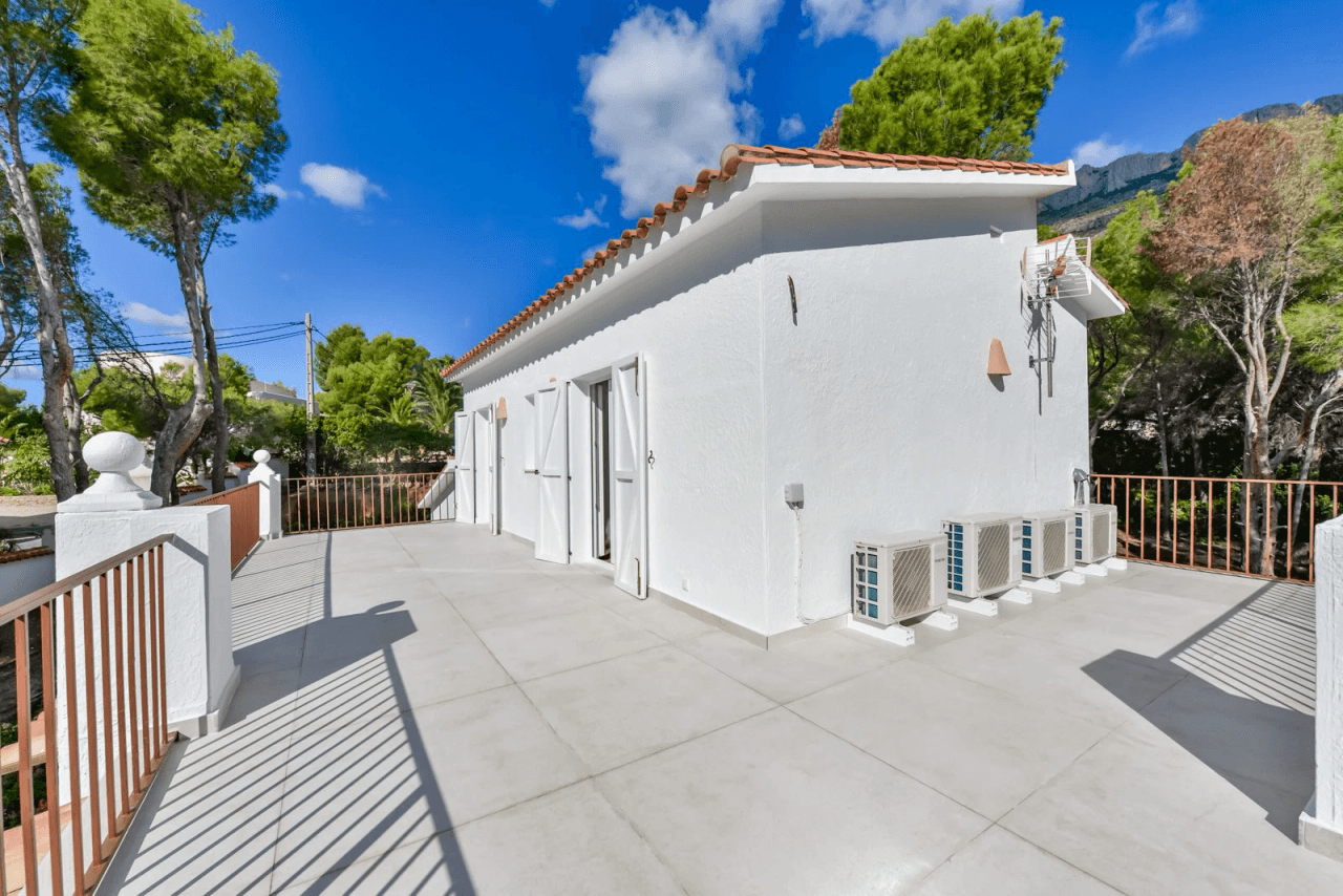 Villa en Altea la Vella reformada junto al Golf Don Cayo