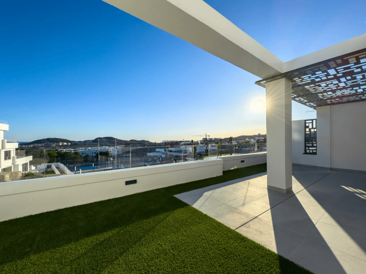 Apartamento moderno de 2 dormitorios en venta en Finestrat.
