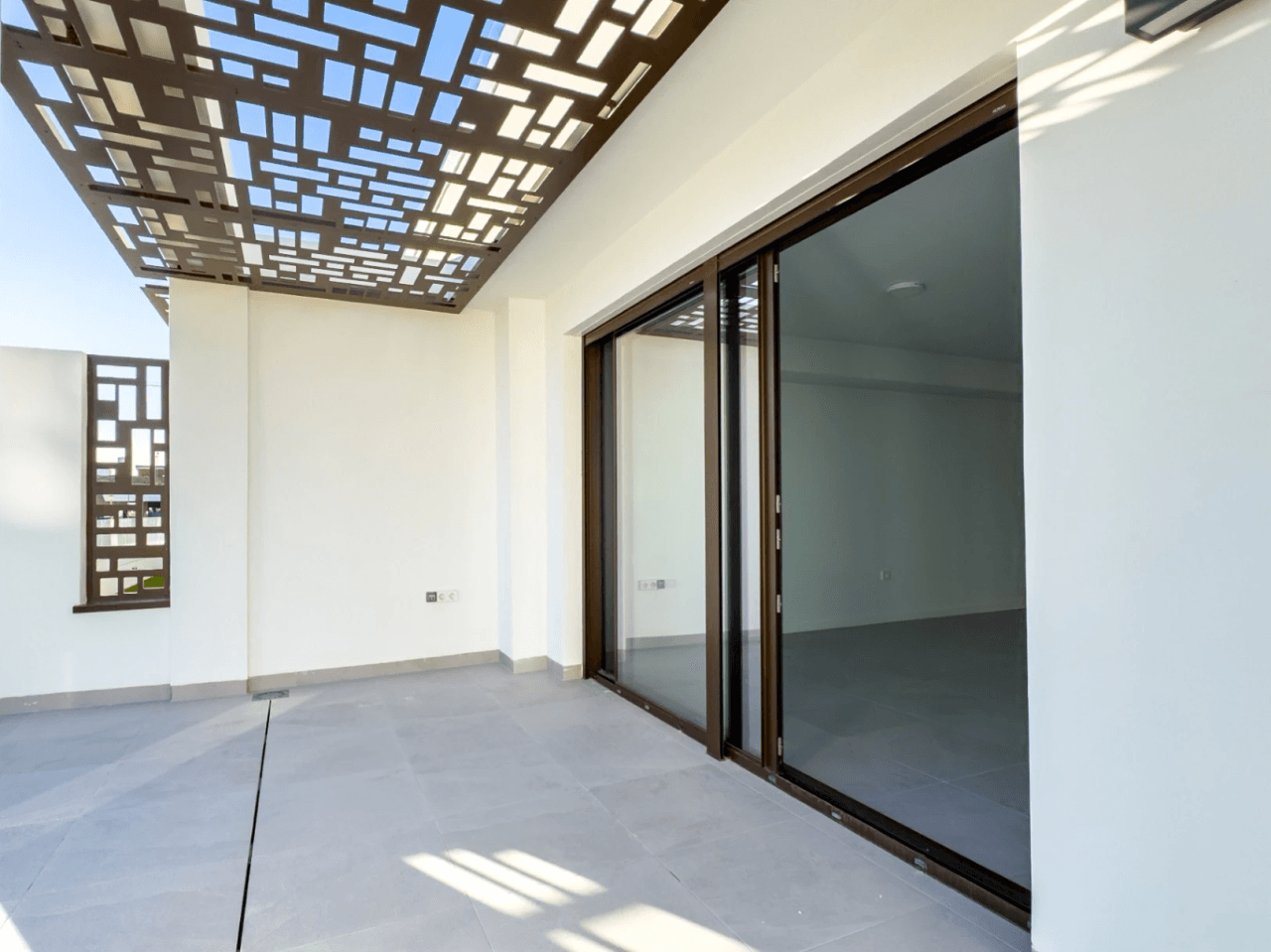 Apartamento moderno de 2 dormitorios en venta en Finestrat.