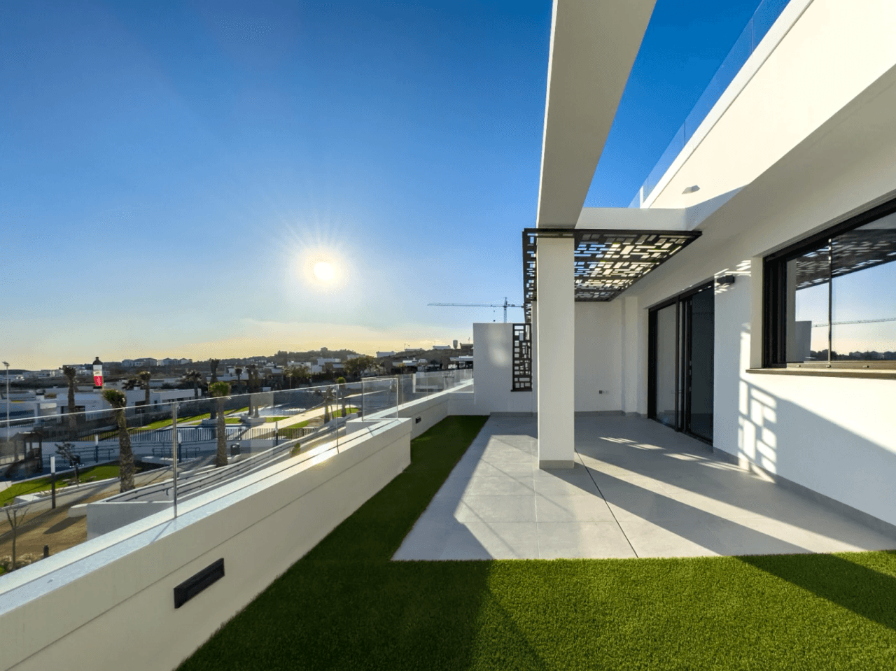 Apartamento moderno de 2 dormitorios en venta en Finestrat.