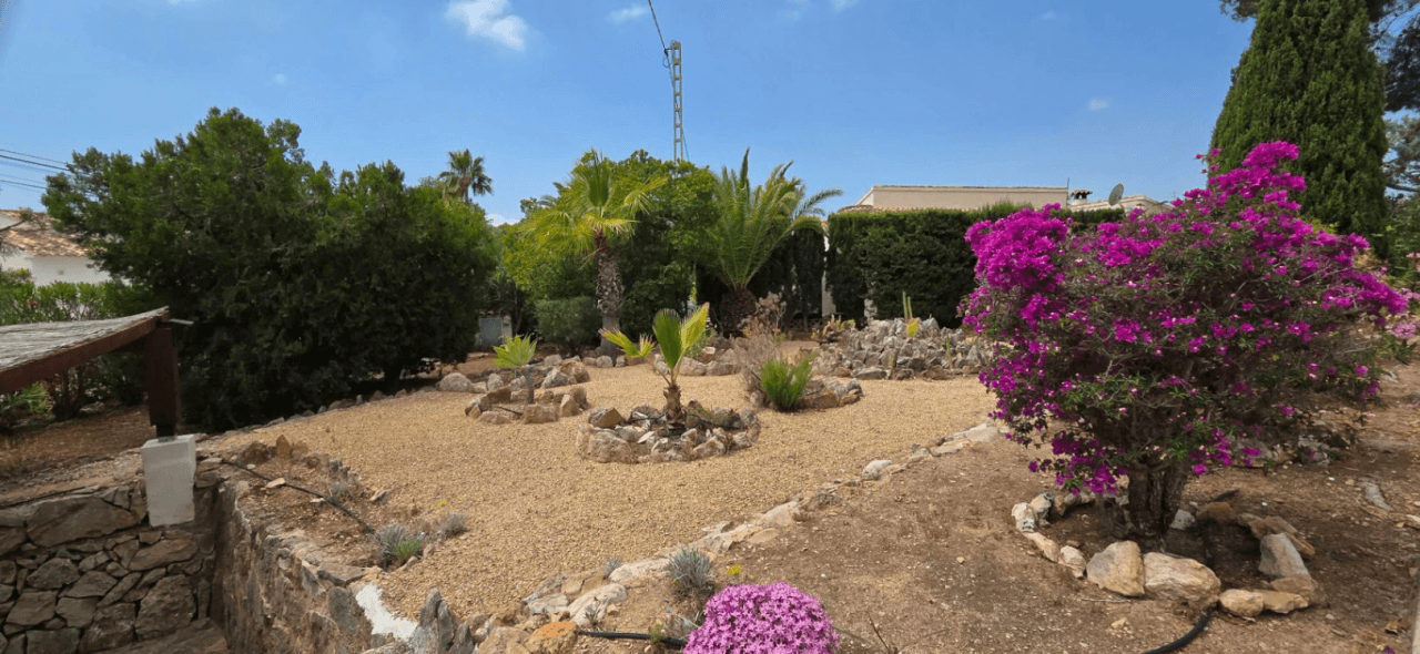 Hermosa casa con excelente terreno en venta en Altea Tosal de Molar