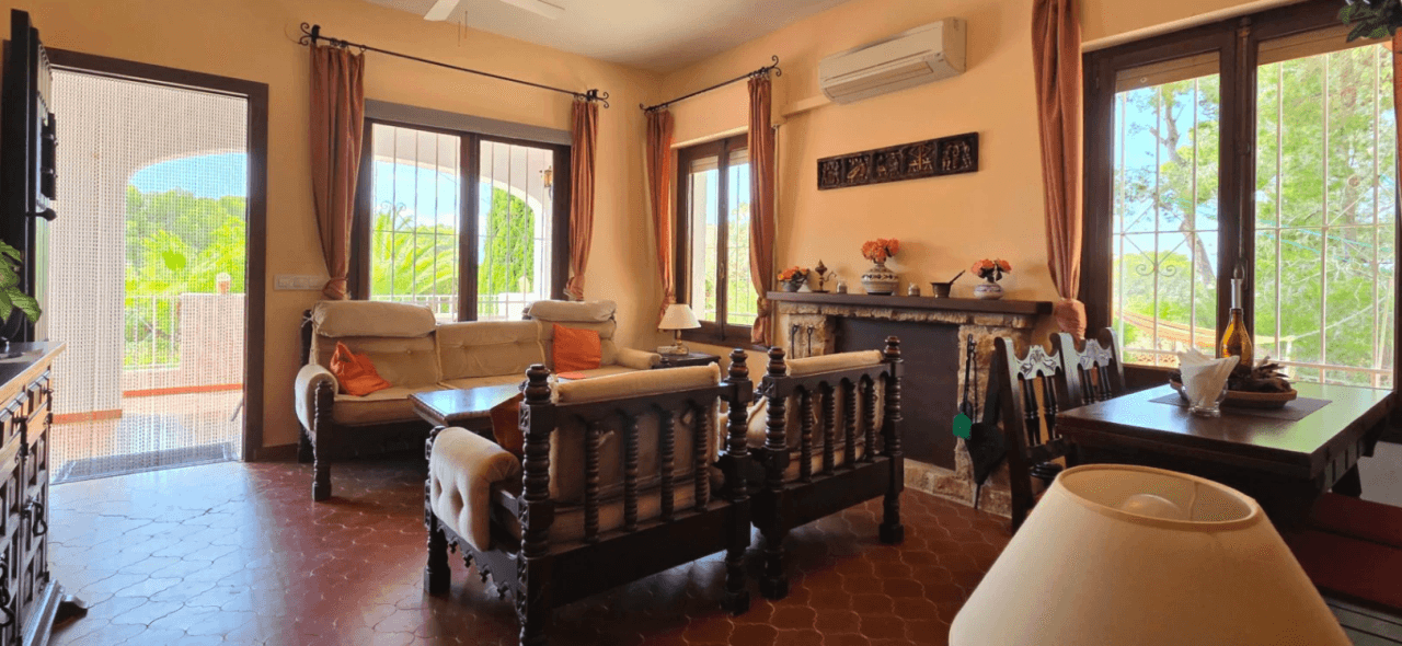 Hermosa casa con excelente terreno en venta en Altea Tosal de Molar