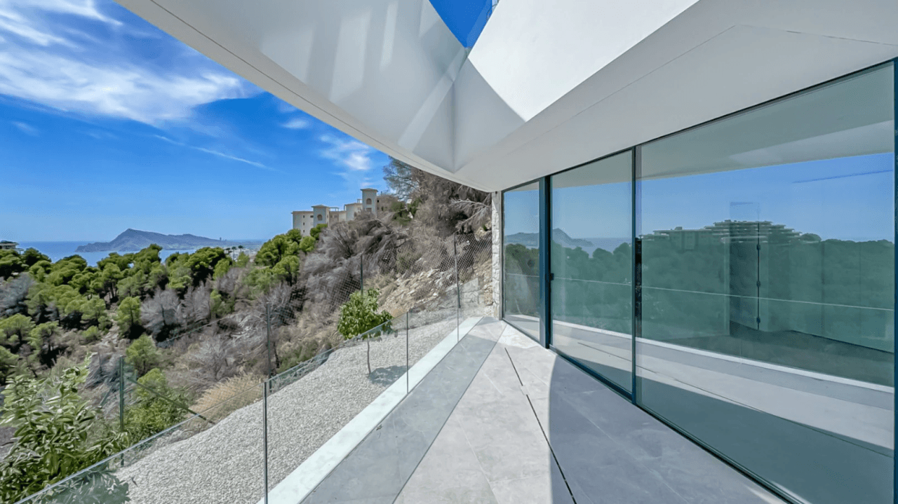 Villa de nueva construcción en venta en Altea Hills con vistas al mar.