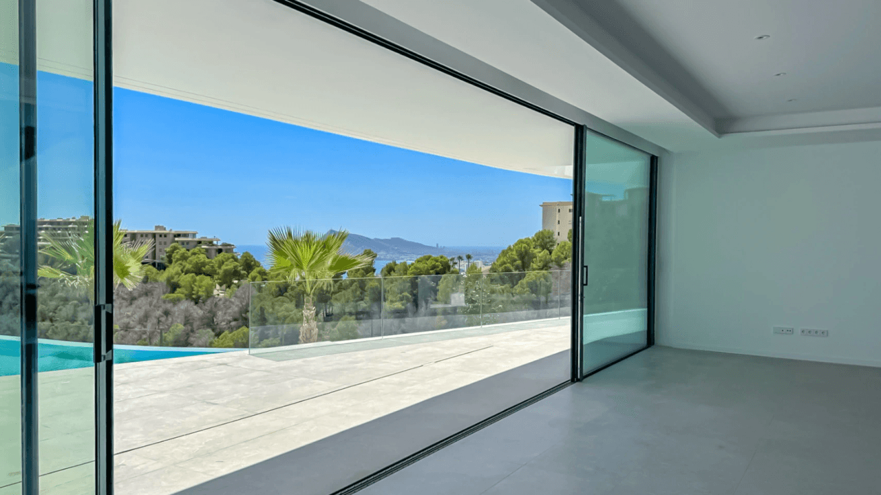 Villa de nueva construcción en venta en Altea Hills con vistas al mar.