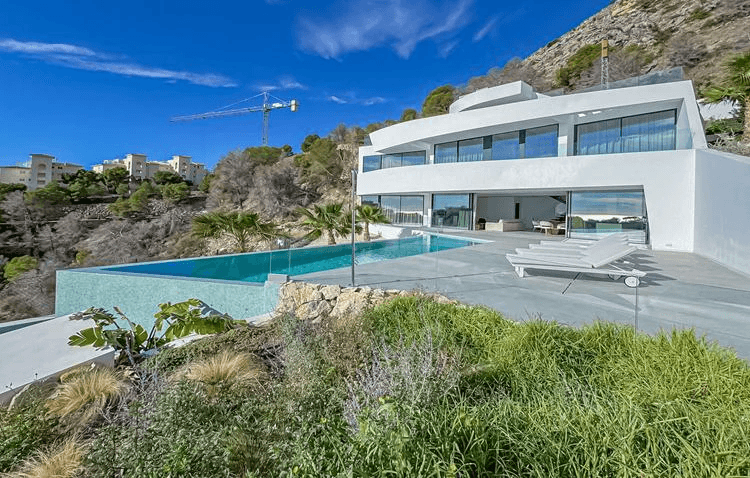 Villa de nueva construcción en venta en Altea Hills con vistas al mar.