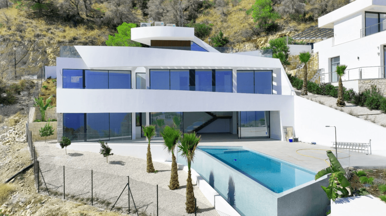 Villa de nueva construcción en venta en Altea Hills con vistas al mar.