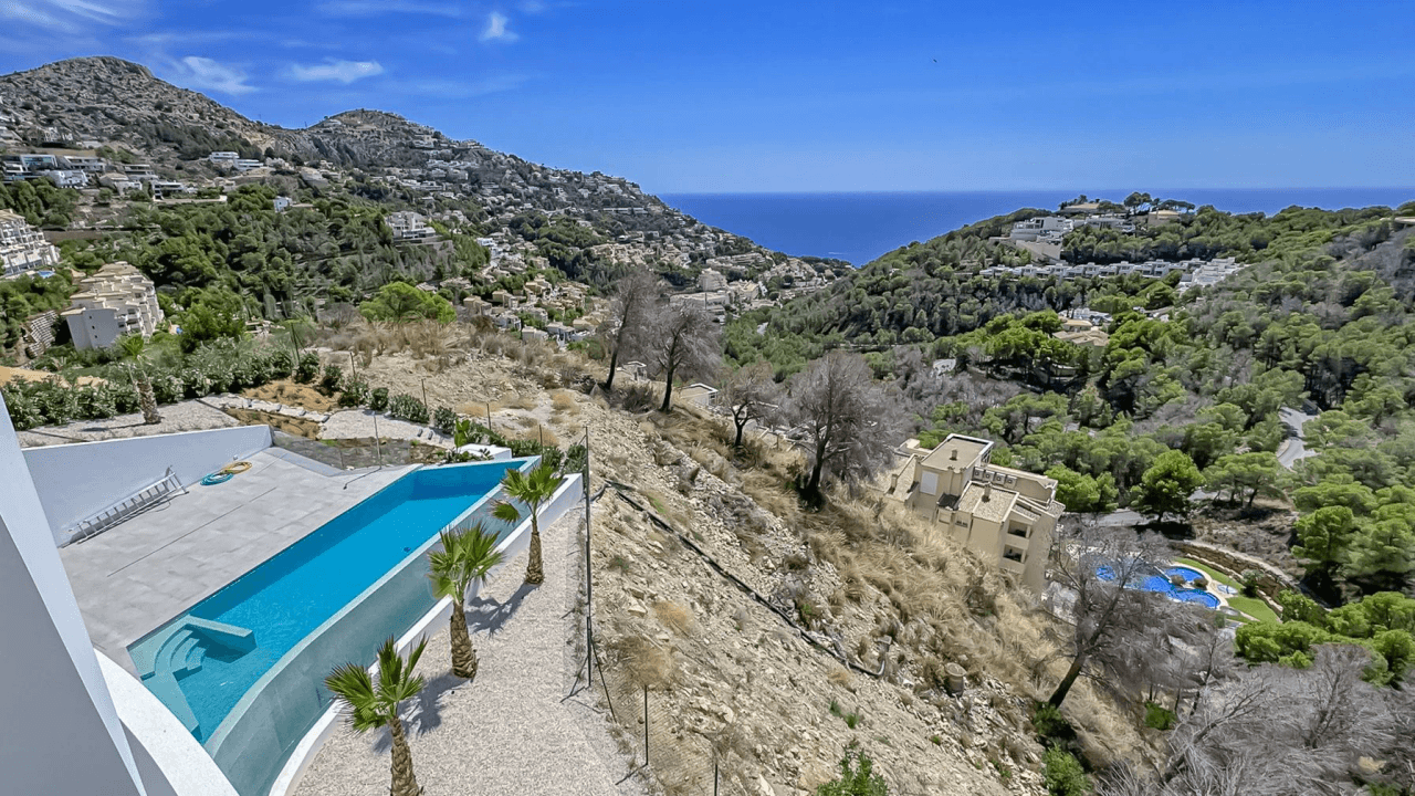 Villa de nueva construcción en venta en Altea Hills con vistas al mar.