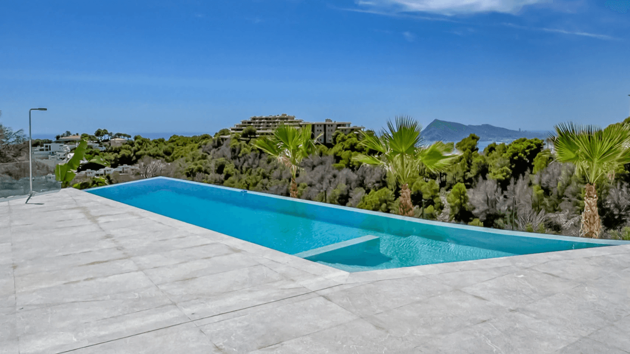 Villa de nueva construcción en venta en Altea Hills con vistas al mar.