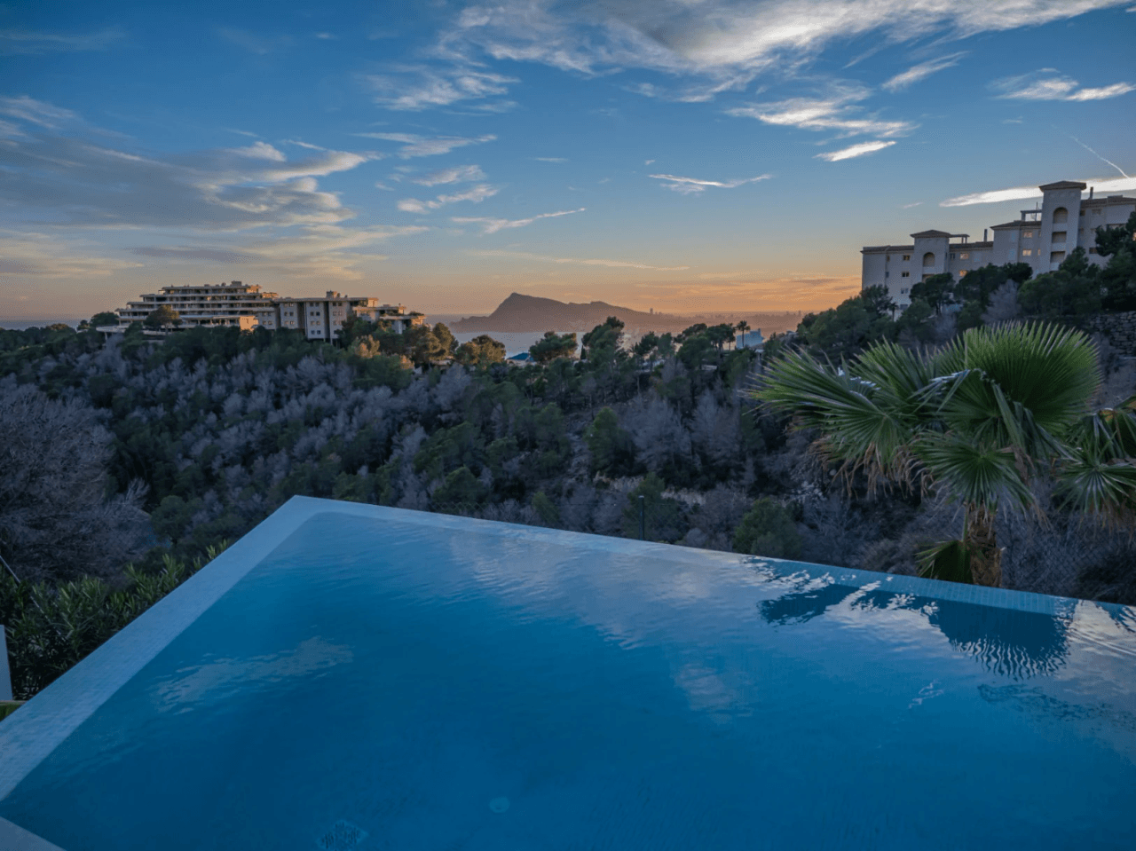 Villa de nueva construcción en venta en Altea Hills con vistas al mar.
