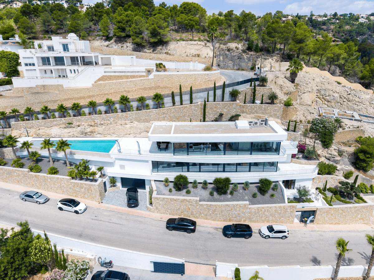 Impresionante villa de nueva construcción en Benissa con vistas panorámicas al mar de la costa