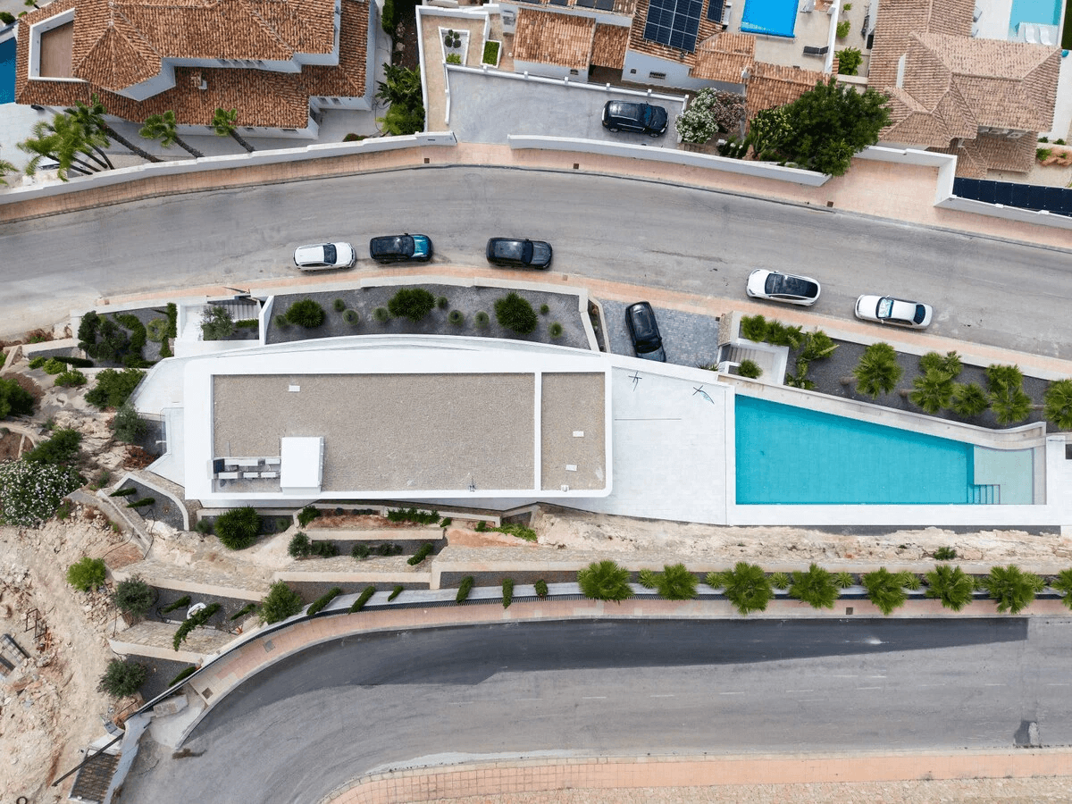 Impresionante villa de nueva construcción en Benissa con vistas panorámicas al mar de la costa