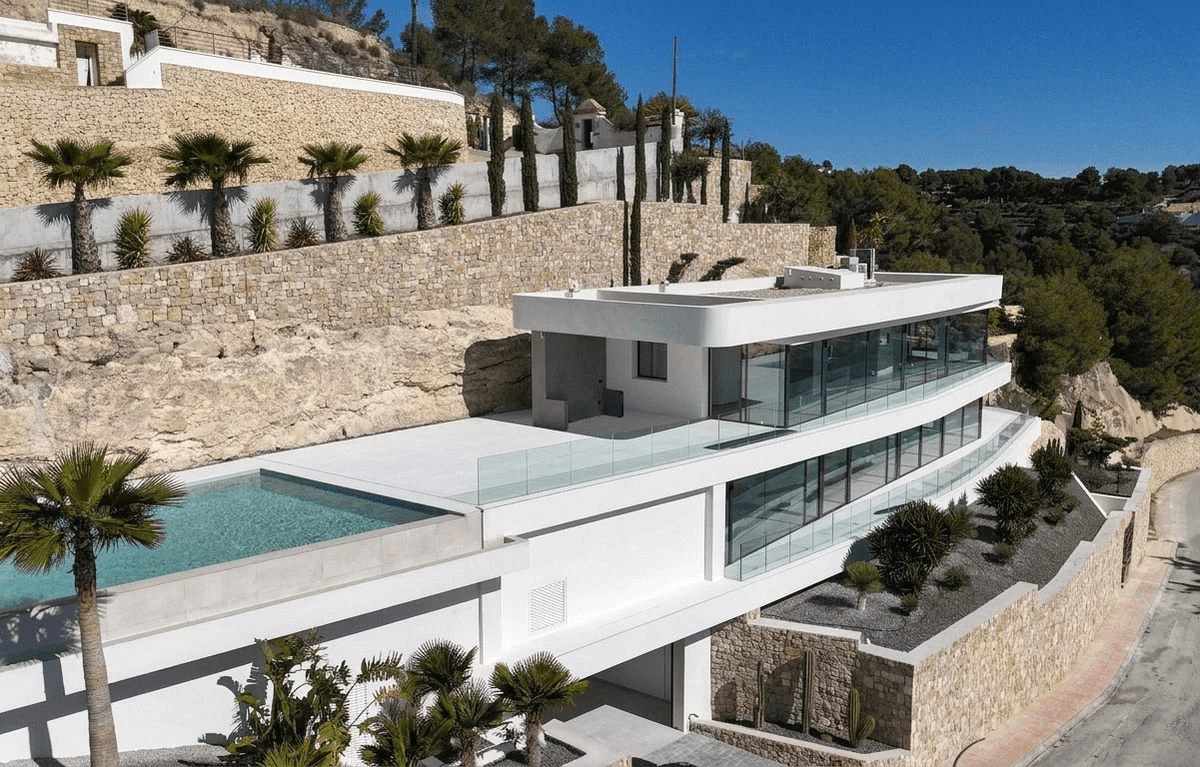 Impresionante villa de nueva construcción en Benissa con vistas panorámicas al mar de la costa