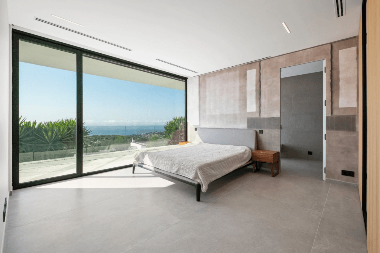 Impresionante villa de nueva construcción en Benissa con vistas panorámicas al mar de la costa