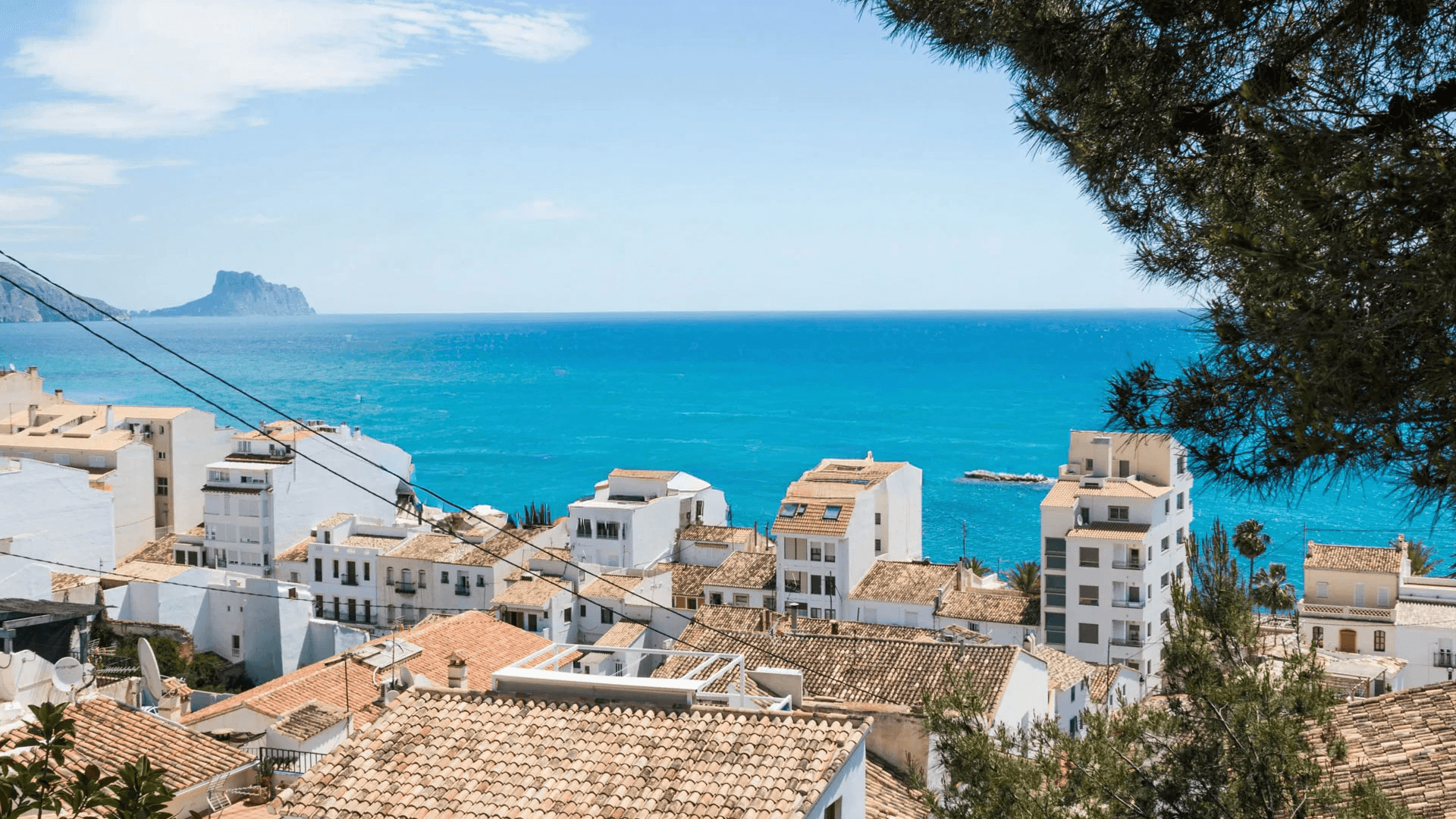 The real estate market in Altea continues to grow at the end of the summer of 2025. Several indicators point to prices continuing to rise, especially in exclusive locations and in high-quality properties.
